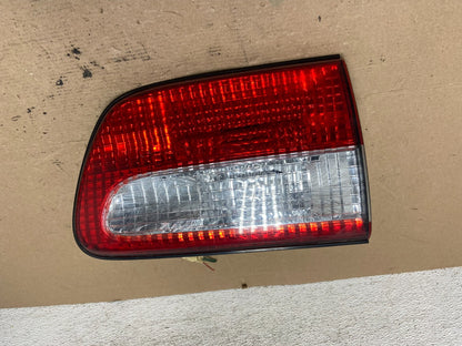 2001 - 2003 Toyota Sienna Right Passenger Rh Side Inner Tail Light AE4590 LK0