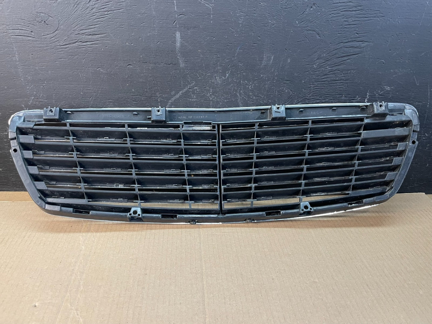 2003 to 2006 Mercedes Benz E-Class Front Upper Grill Grille AC19364