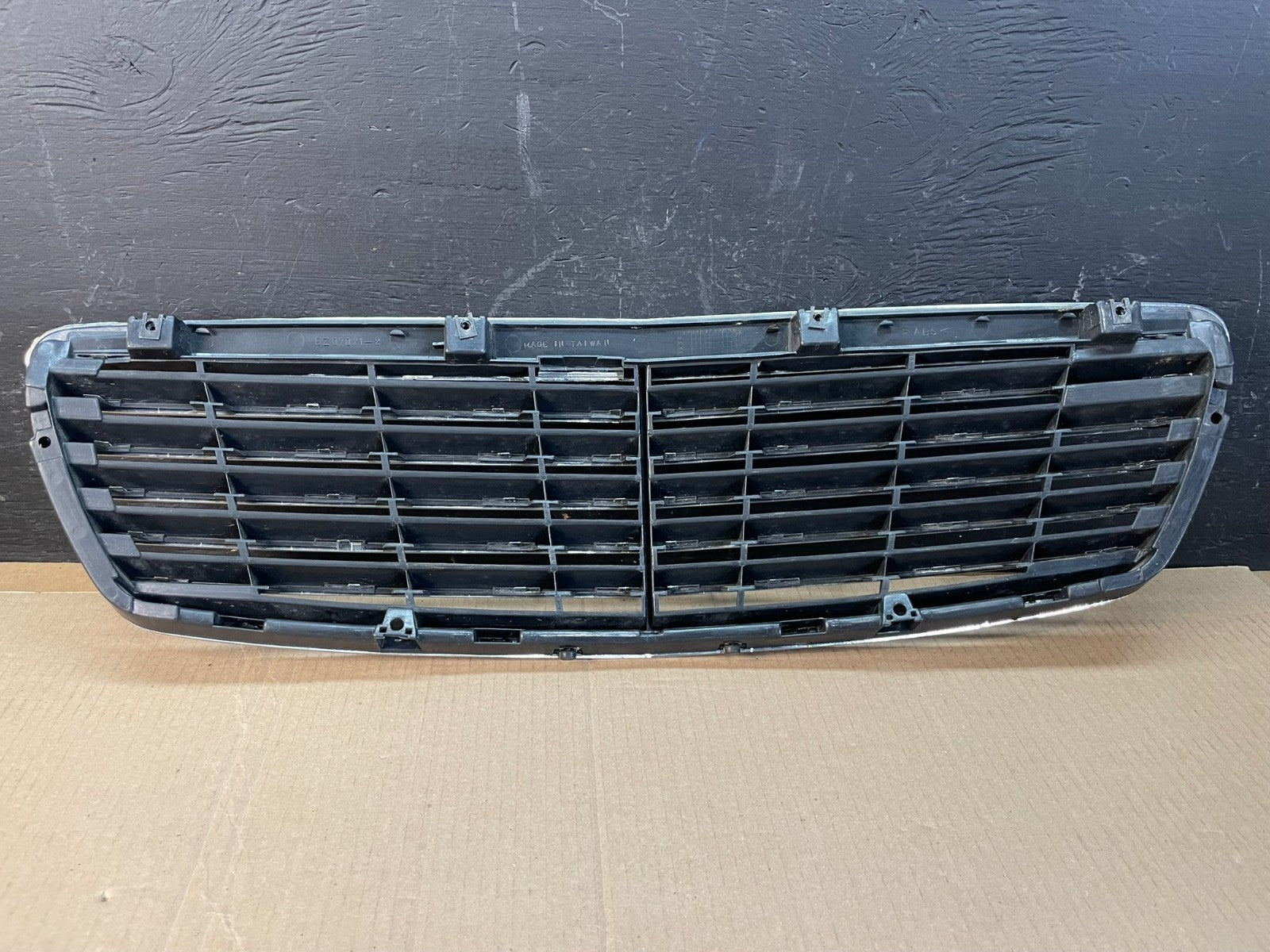2003 to 2006 Mercedes Benz E-Class Front Upper Grill Grille AC19364