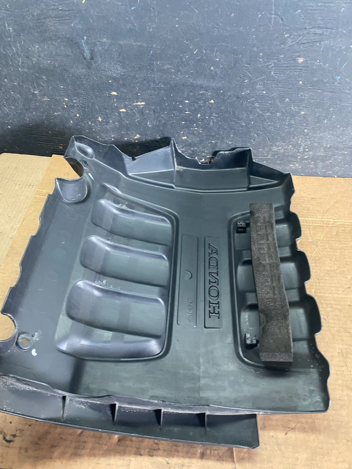 2005 to 2007 Honda Odyssey Black Engine Cover OEM Q8484 DG7