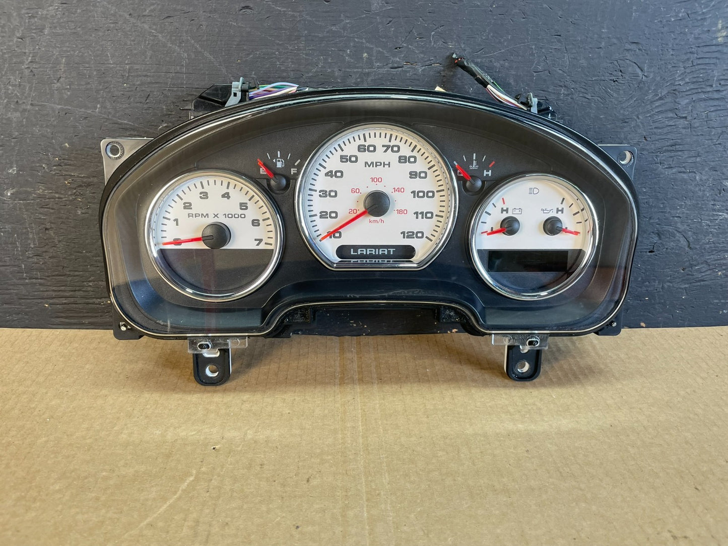 2004 - 2005 Ford F150 F-150 Lariat Speedometer Cluster Gauge af3593 DG0