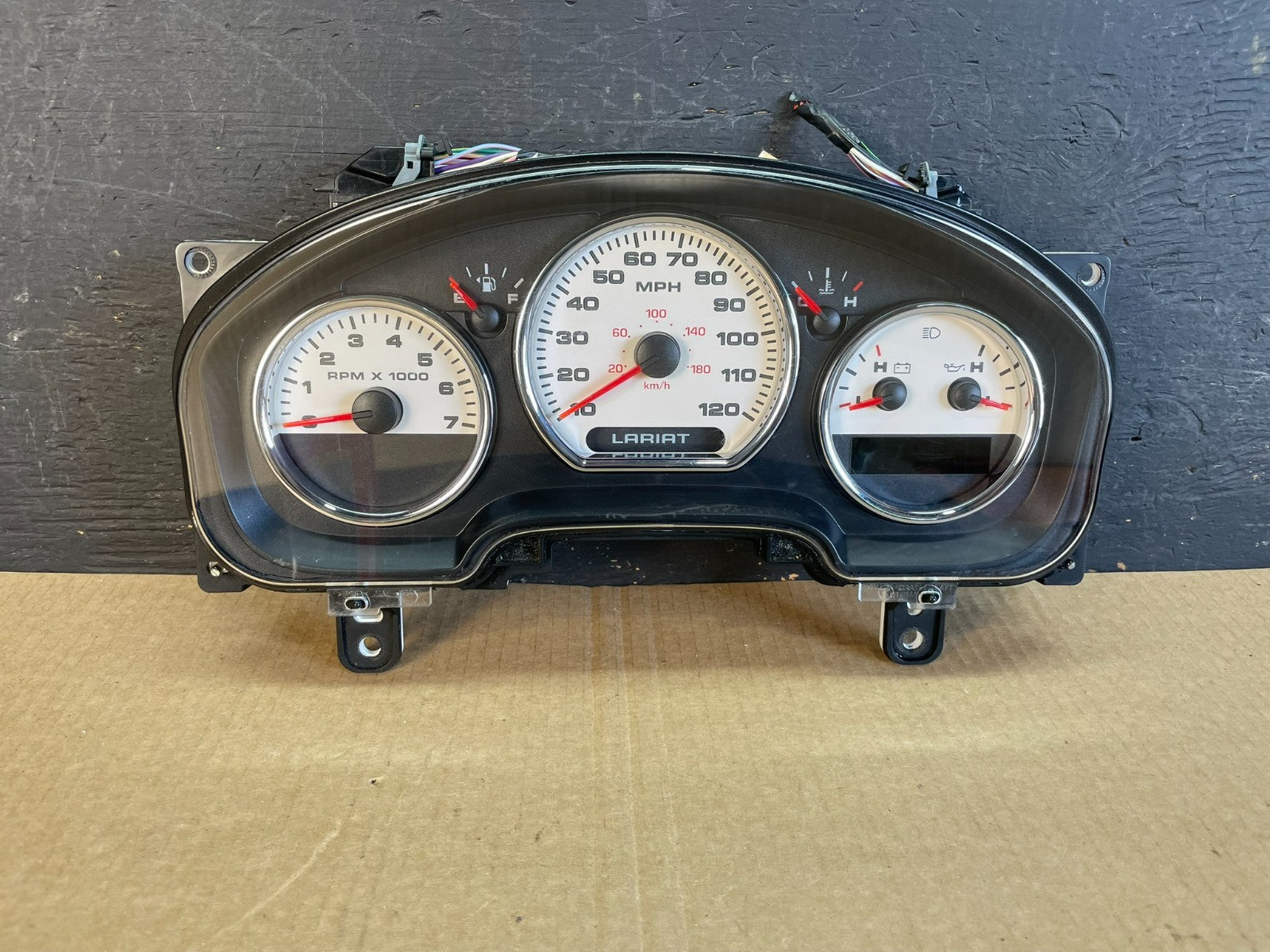 2004 - 2005 Ford F150 F-150 Lariat Speedometer Cluster Gauge af3593 DG0
