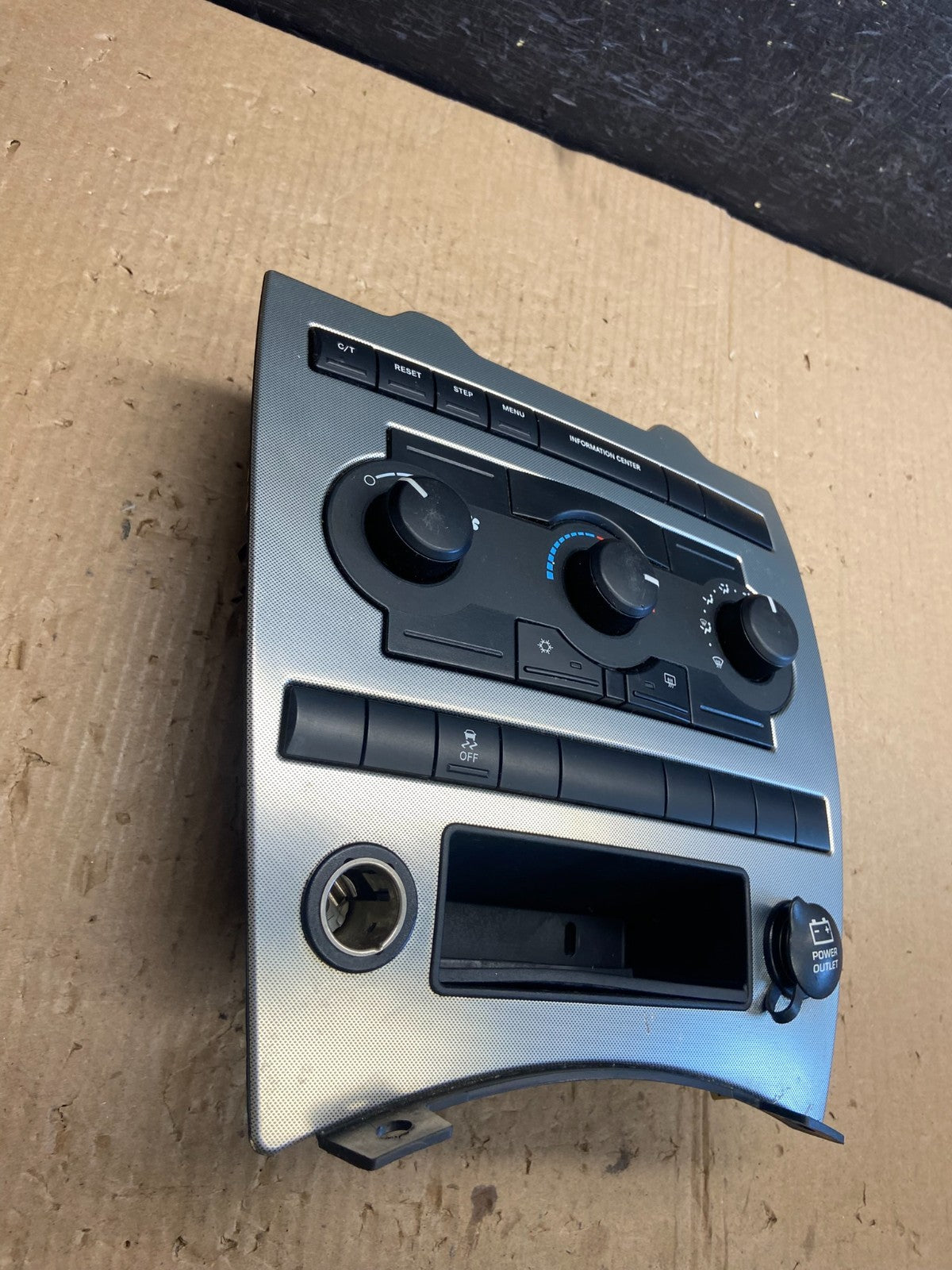 2005 2006 2007 Jeep Commander Grand Cherokee A/C Climate Control Bezel ae4087 DG1