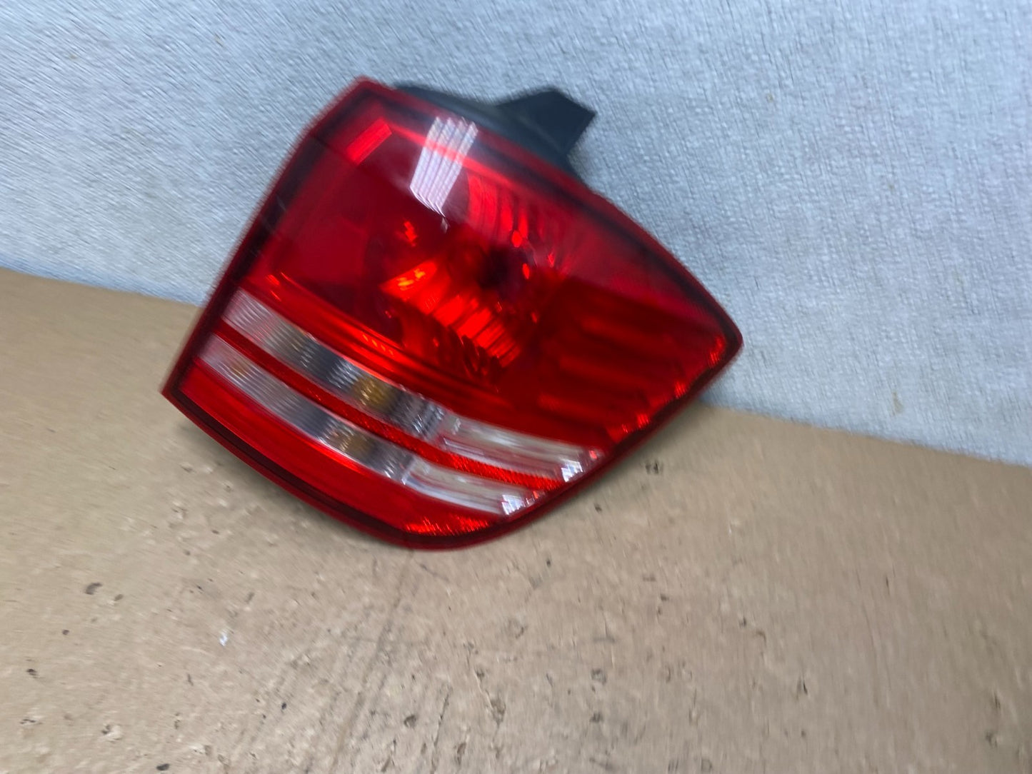 2009 - 2019 Dodge Journey Right Passenger Side Tail Light V0168 DW1