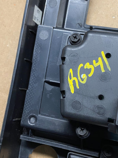 2008 to 2012 Jeep Liberty Dash Climate Temperature Control Radio Bezel R6341 DG7