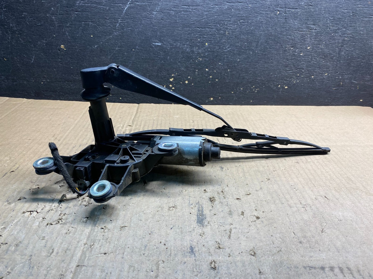 2008 - 2015 Land Rover Lr2 Rear Glass Windshield Wiper Motor OEM AB0367 DG1