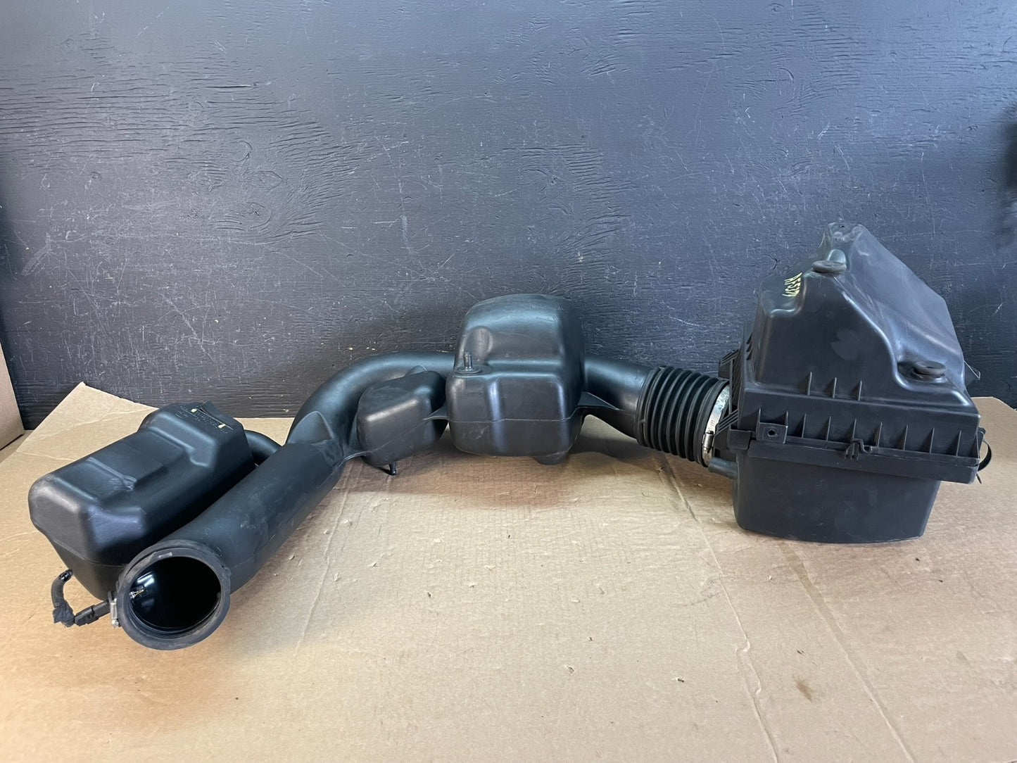 2011 - 2013 Dodge Durango 3.6L Resonator Air Intake Tube af5374 DG4