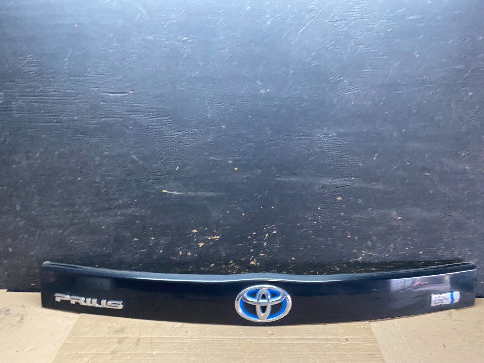 2010 to 2015 Toyota Prius Trunk Rear Tailgate Molding Panel 76801-47070 v3333 DG0