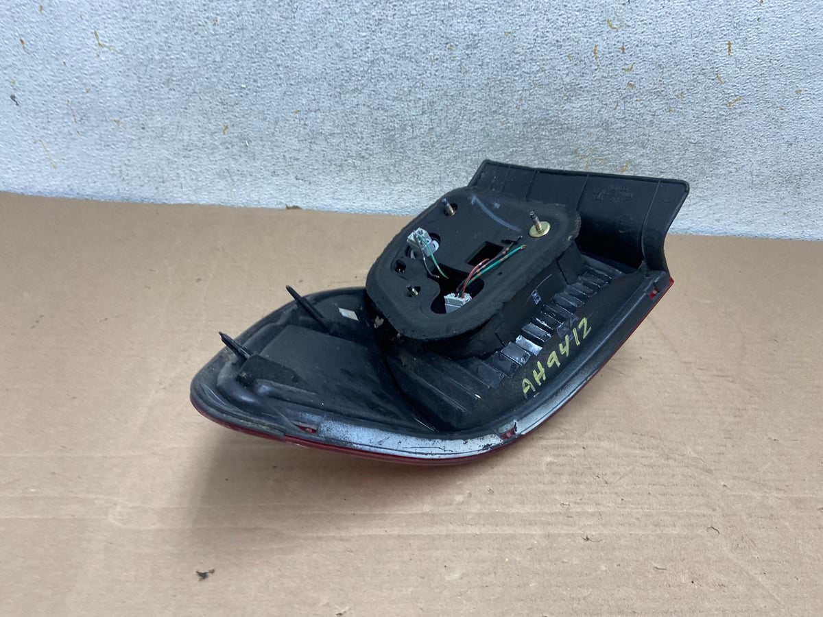 1998 to 2000 Honda Accord Sedan 4door Right RH Side Tail Light AH9412 LK3