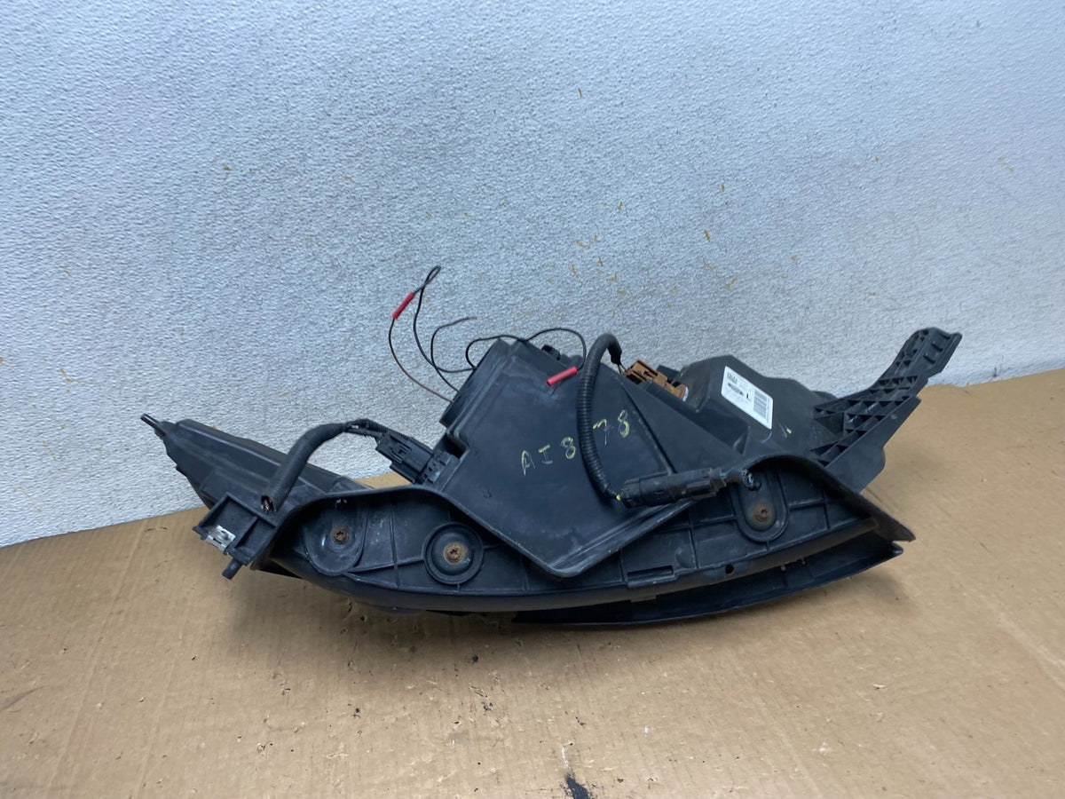 2013 to 2019 Ford Taurus Left Driver LH Side Headlight Halogen AI8878 DW7