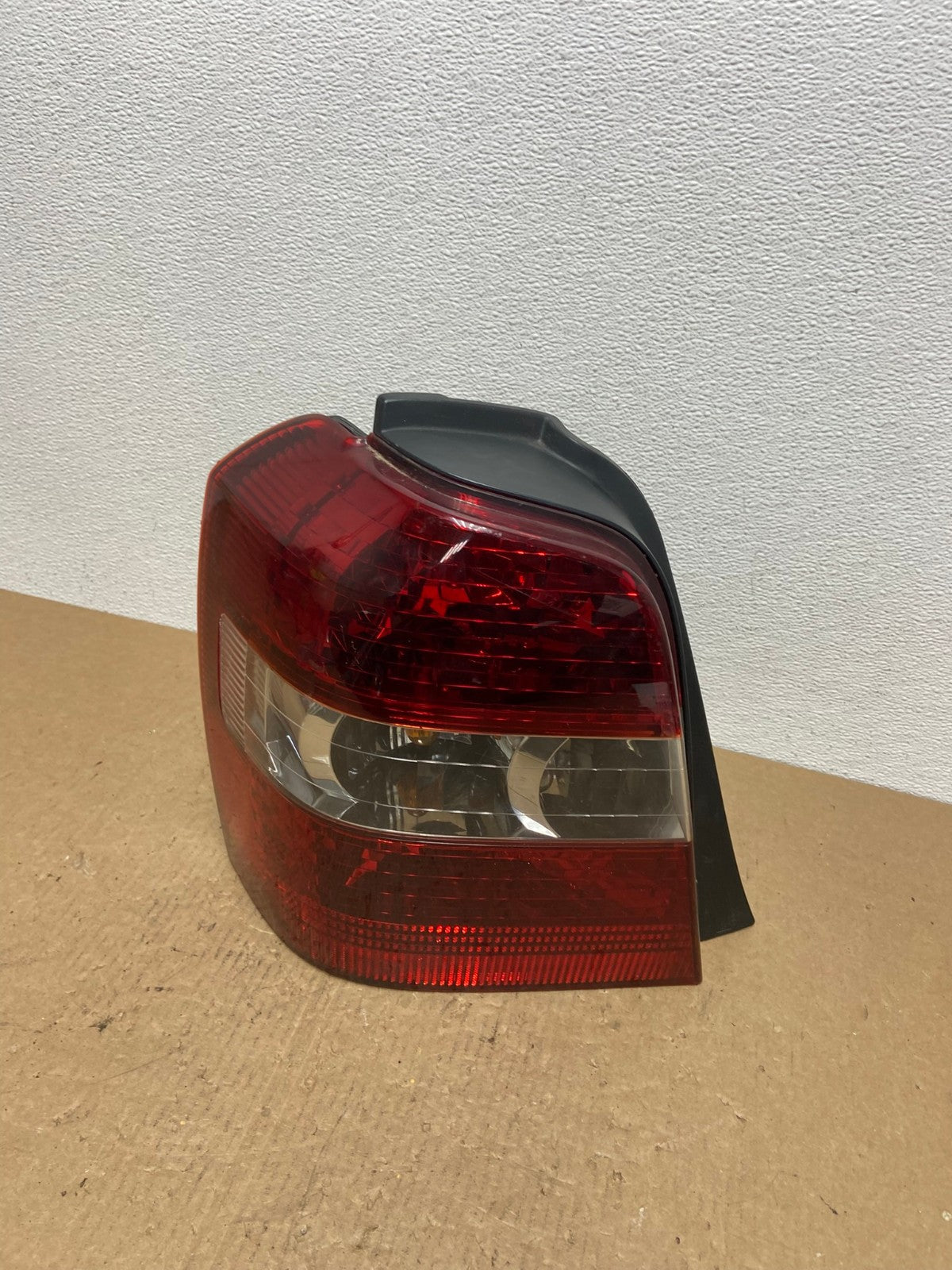 2004-2007 Toyota Highlander Left Driver LH Side Tail Light OEM AC1388 LK0