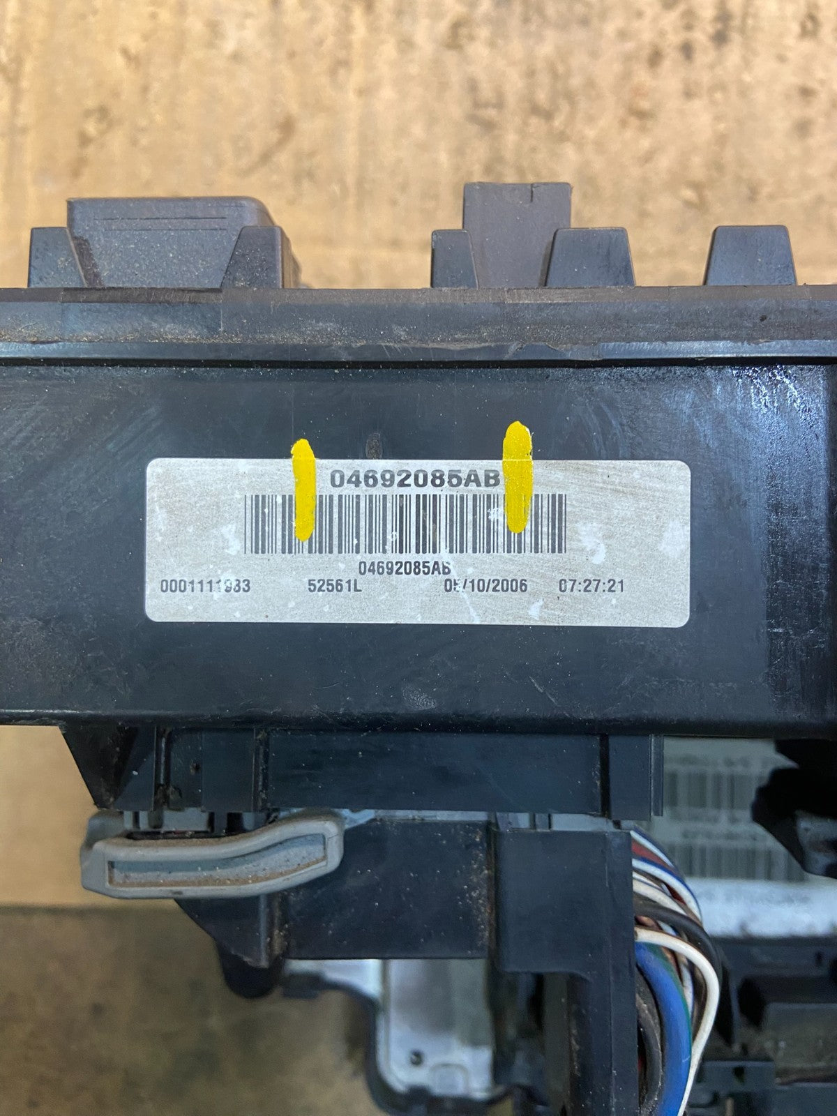 2006 Jeep Grand Cherokee Integrated Power Fuse Box 04692085ab Y4148 DG6