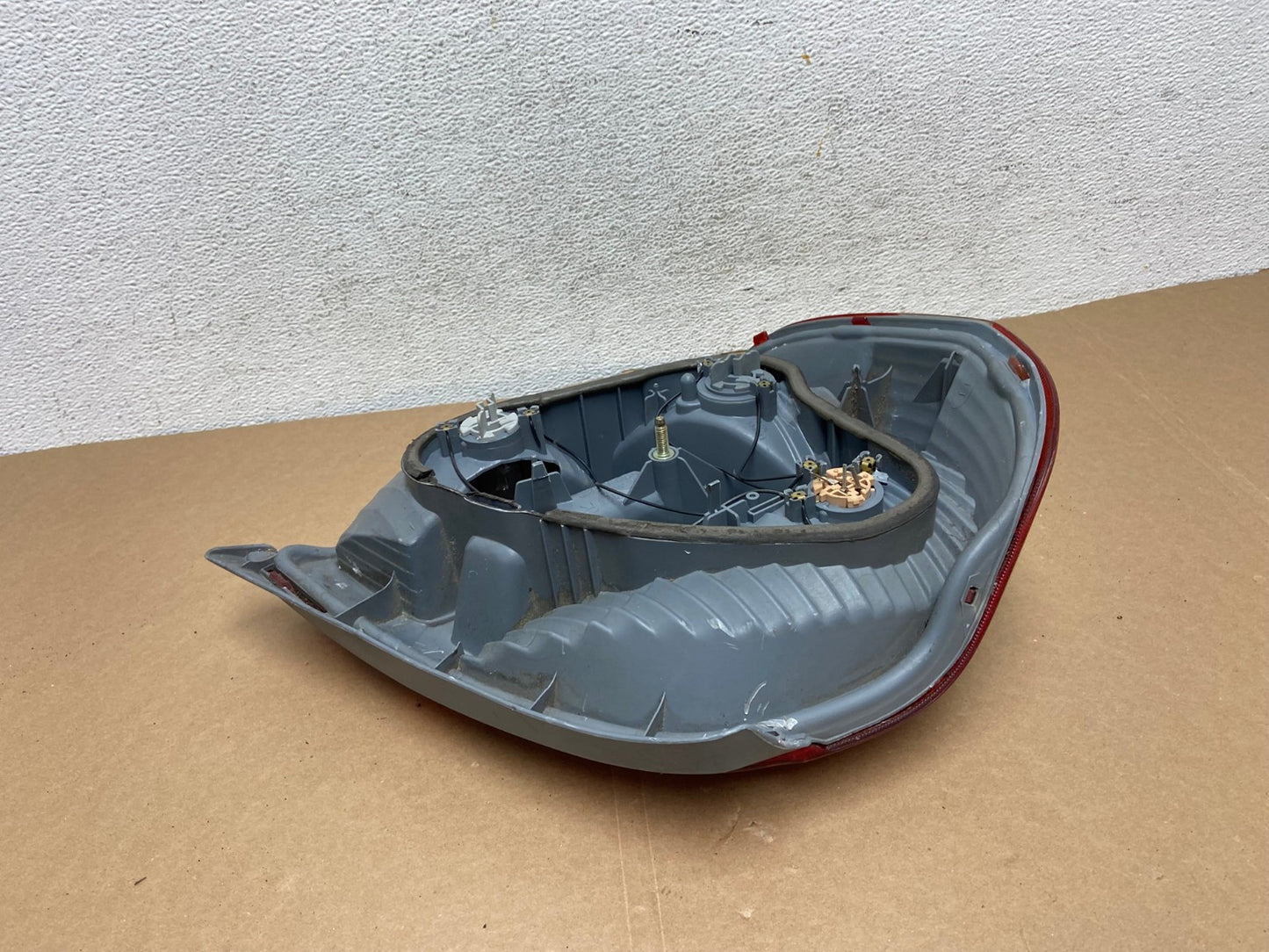 2000 to 2002 Toyota Echo Right Passenger RH Side Tail Light AD7845 LK5