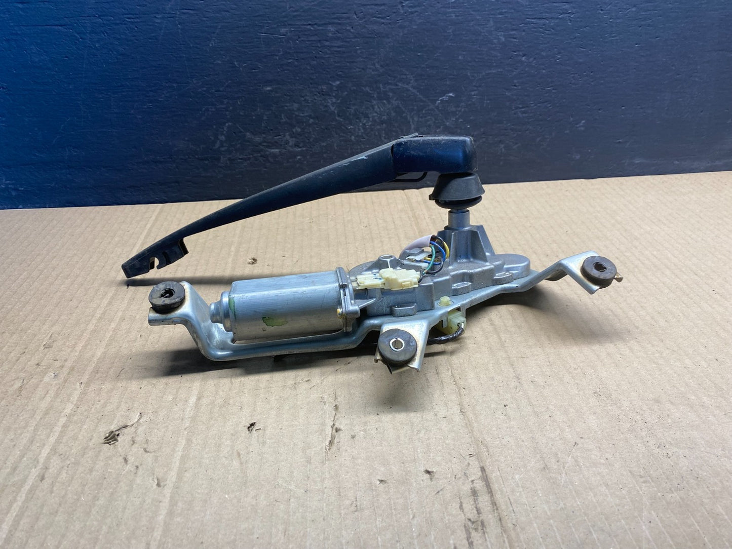 2006 to 2014 Subaru Tribeca Wiper Arm Motor Windscreen Window Rear Oem ac0891 DG1