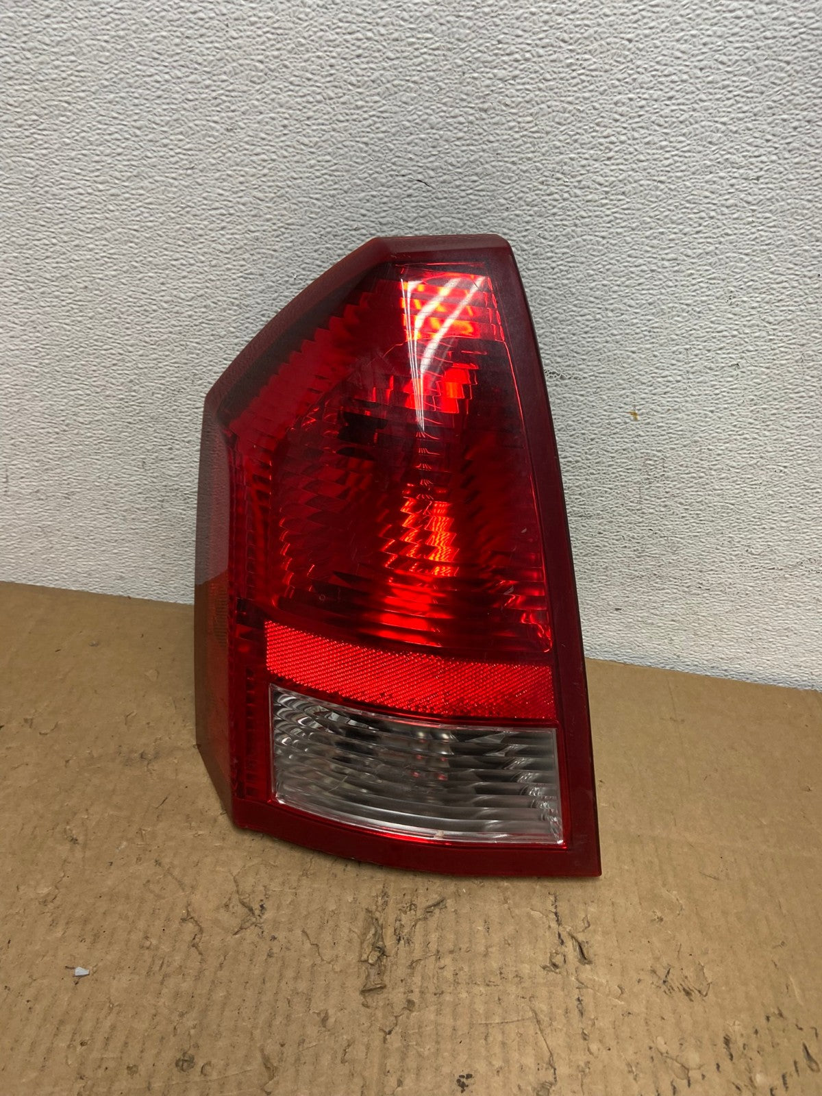2005 - 2007 Chrysler 300 Left Driver Lh Side Tail Light DEPO AD2369 LK0
