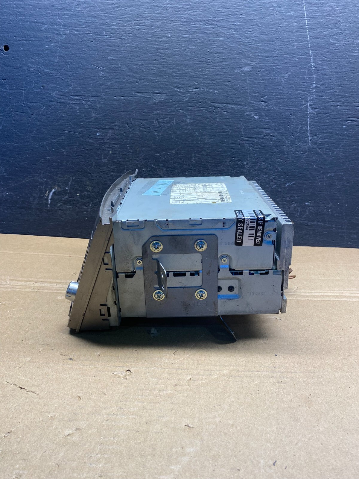 2010 to 2012 Subaru Legacy AM FM CD MP3 Radio Player AD4939 DG1