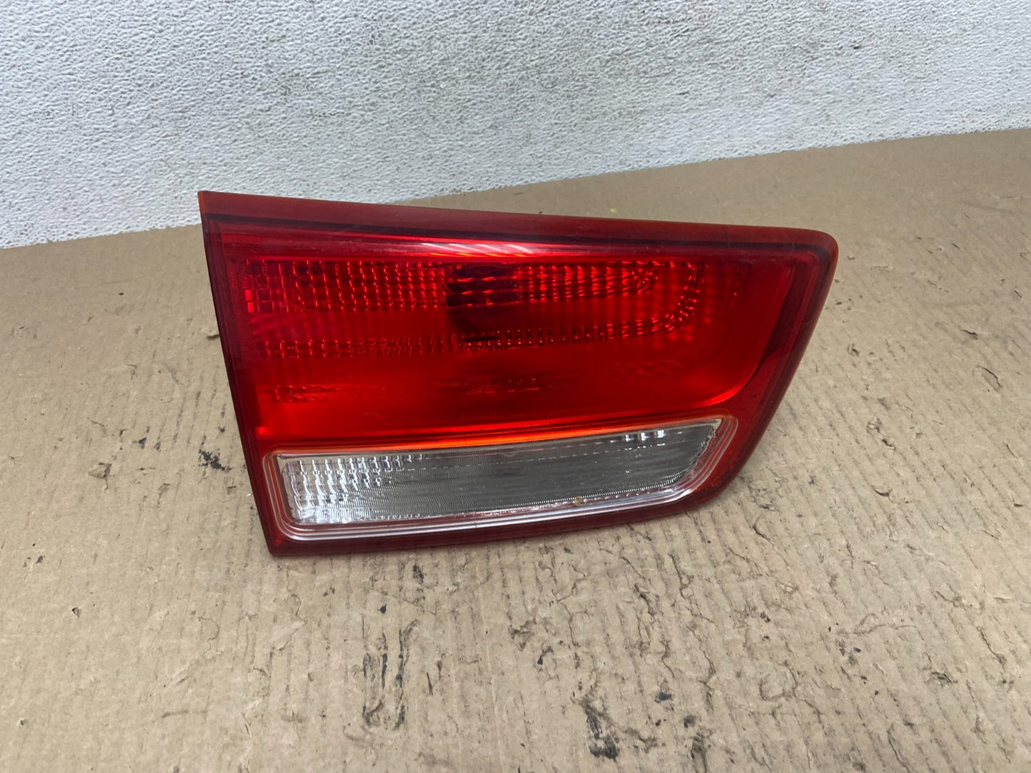 2015 2016 2017 Kia Sedona Left Driver LH Side Inner Tail Light AF7055 DW0