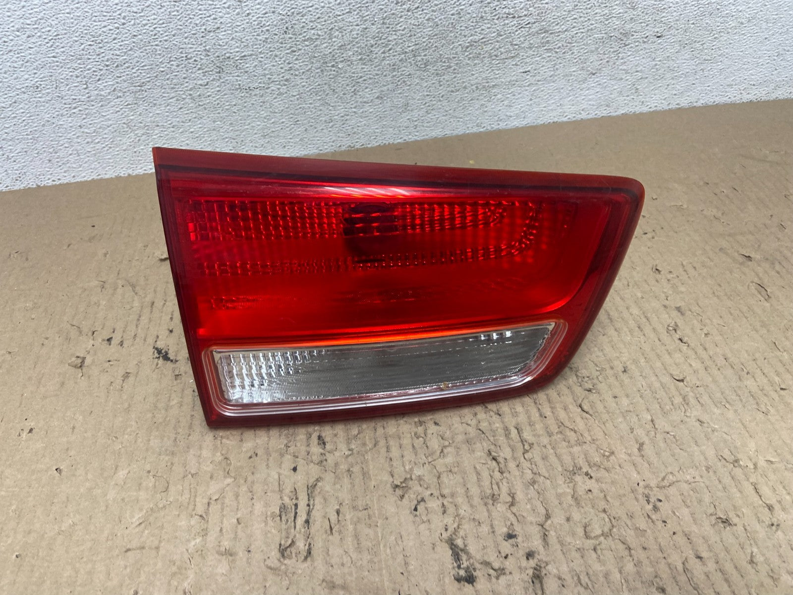 2015 2016 2017 Kia Sedona Left Driver LH Side Inner Tail Light AF7055 DW0