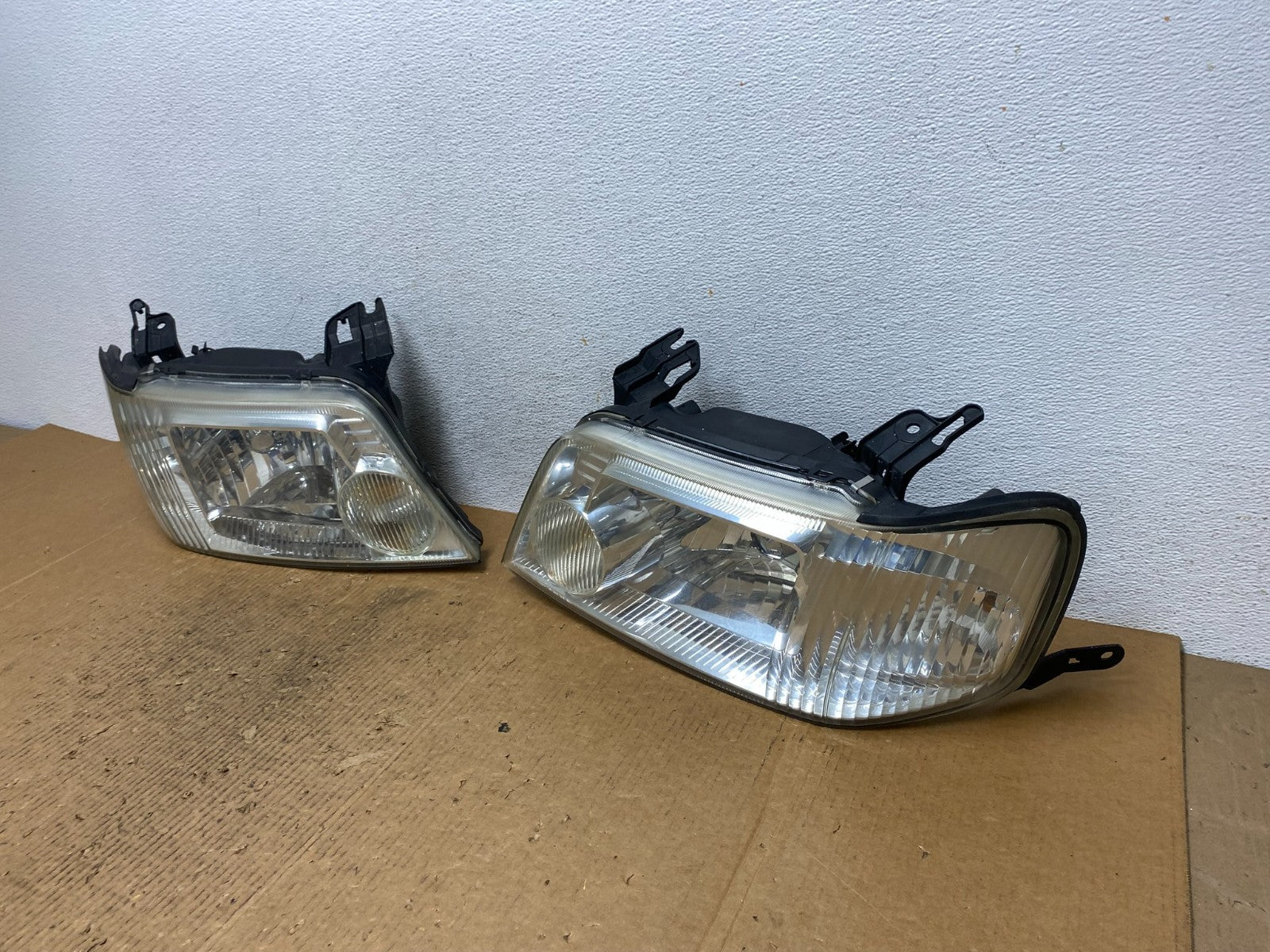 2005 to 2007 Mercury Mariner Left+Right Side Halogen Headlights AE1664 DW1