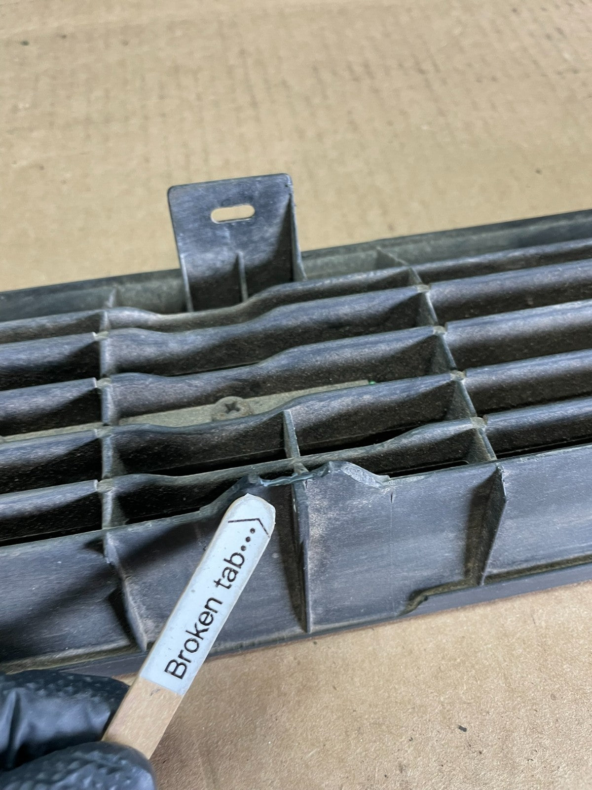 1991 Toyota Corolla Front Upper Grill Grille Oem AA8956 DG7