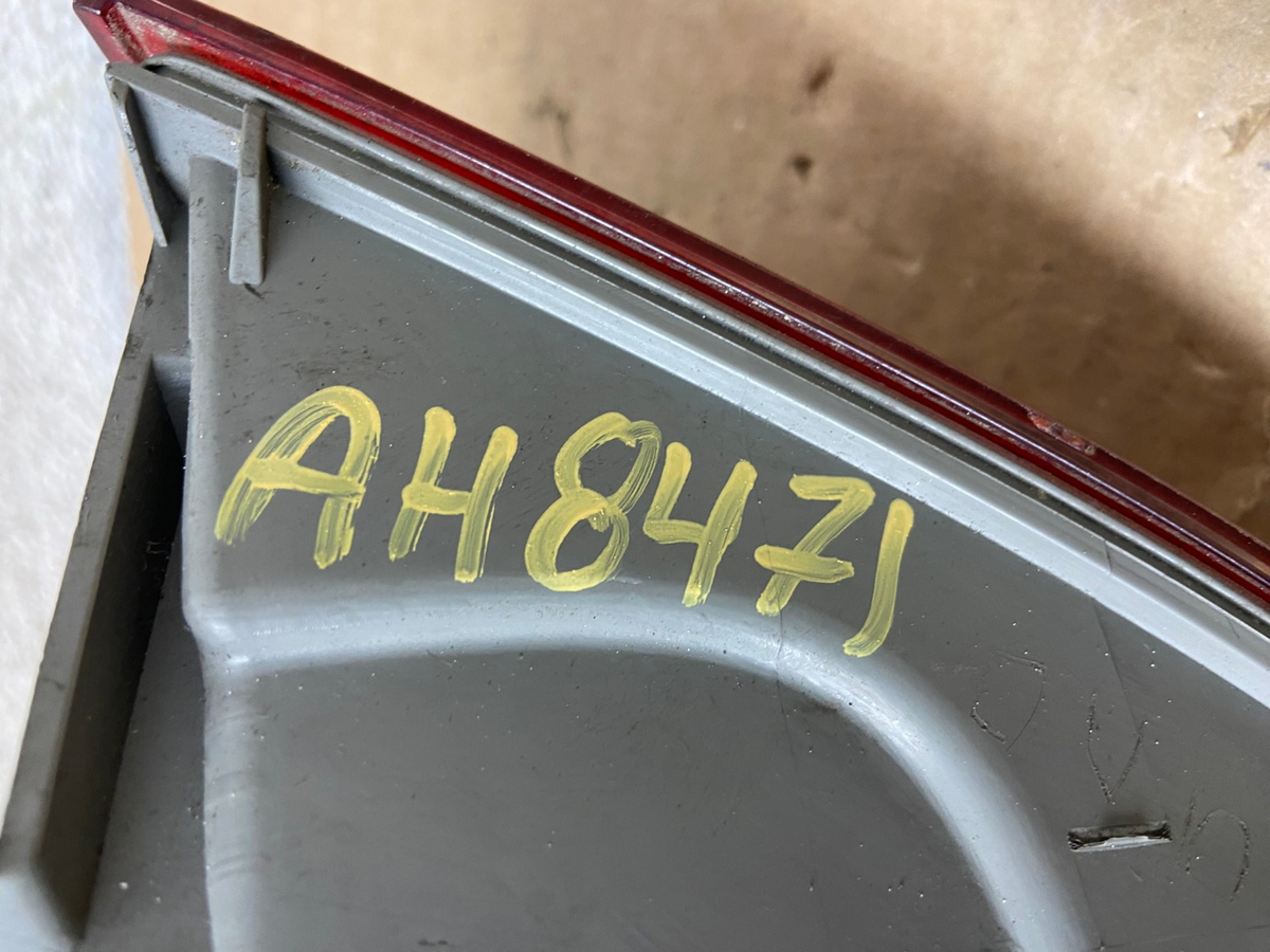 2011 - 2014 Nissan Murano Right Passenger Side RH Tail Light AH8471 LK10