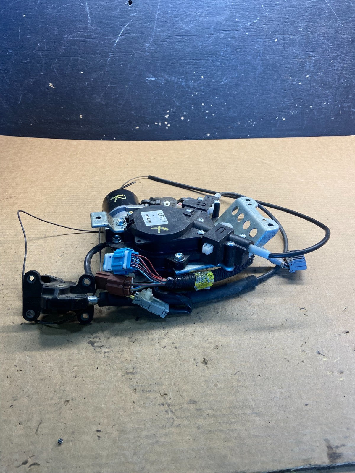 2005 - 2010 Honda Odyssey Rear Right Sliding Door Lock Actuator Motor AA0665 DG1