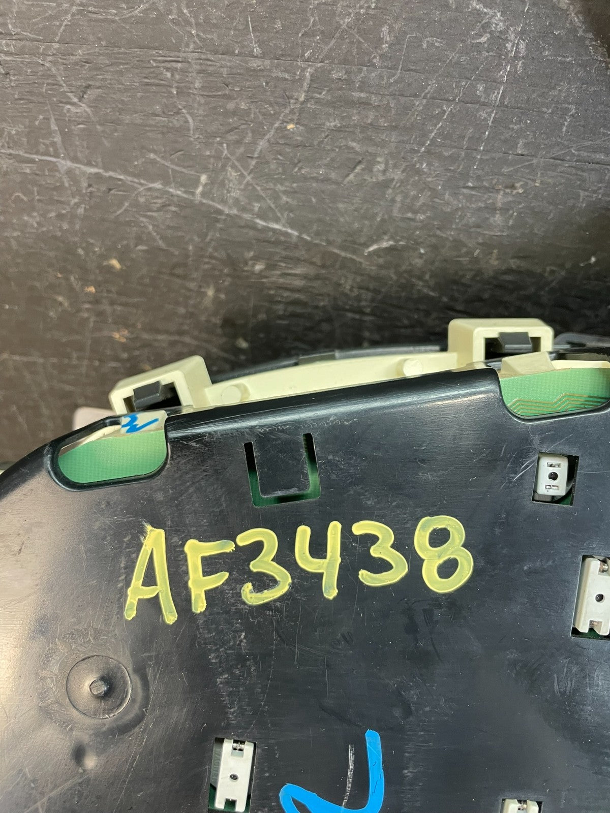 2002 GMC Yukon Speedometer Cluster Gauge AF3438 DW9