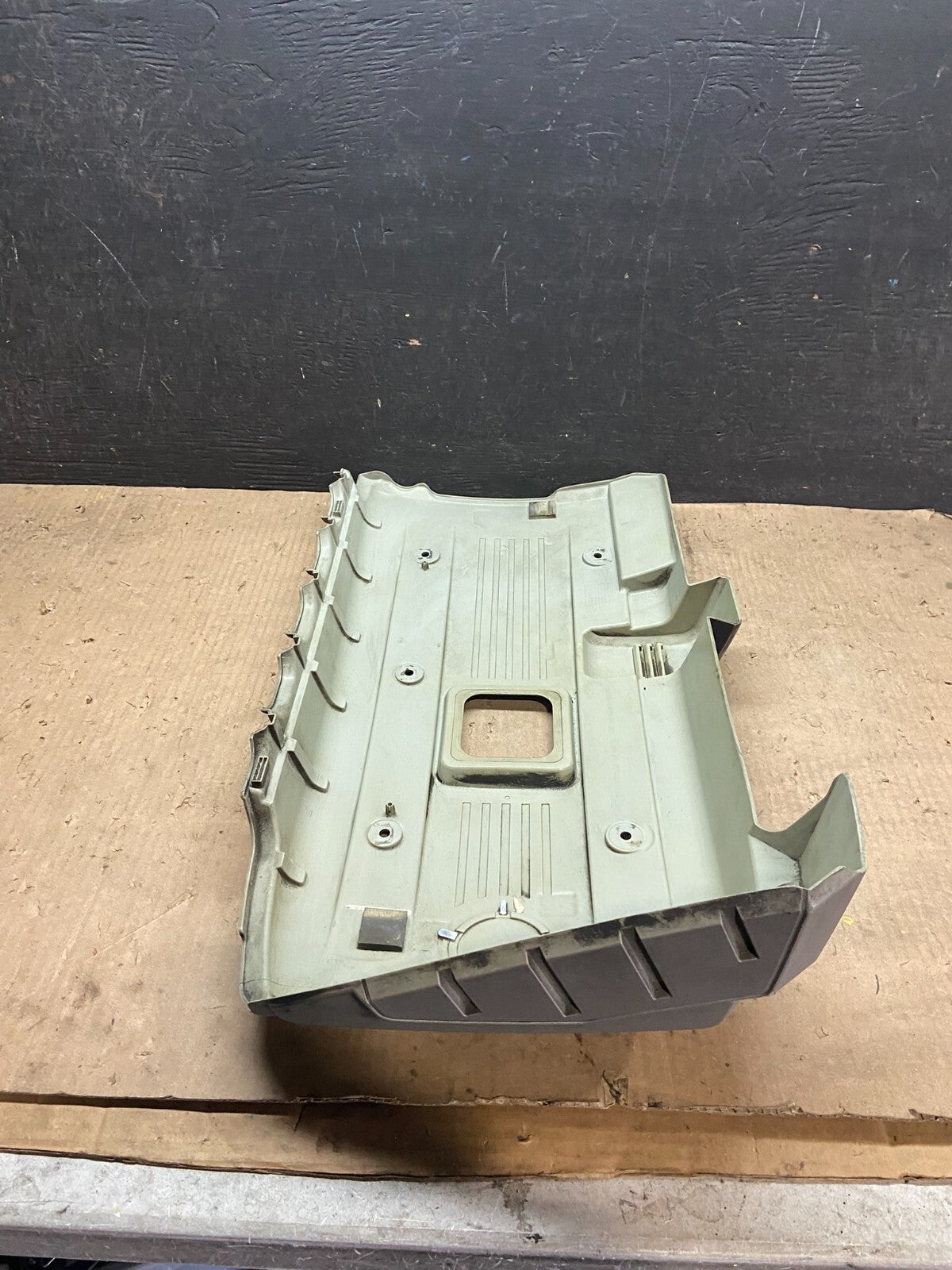 2007 to 2011 BMW 530i Plastic Engine Cover Shield j1205  OEM DG4