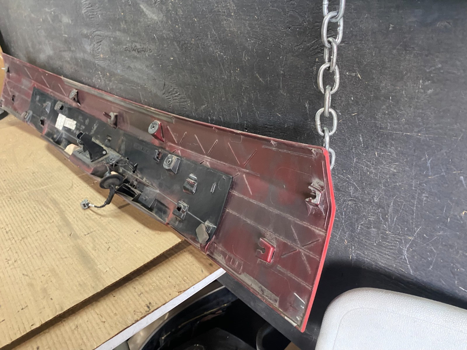 2011-2018 Dodge Grand Caravan Rear Tail Gate Trim Molding Panel OEM R2172 DG10
