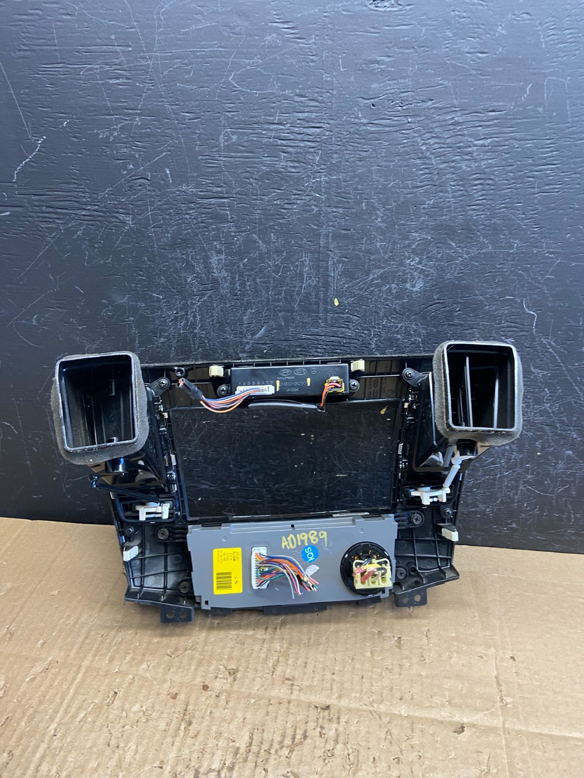 2009 - 2010 Hyundai Sonata Center Radio Climate Control Air Vent Bezel AD1989 DG4