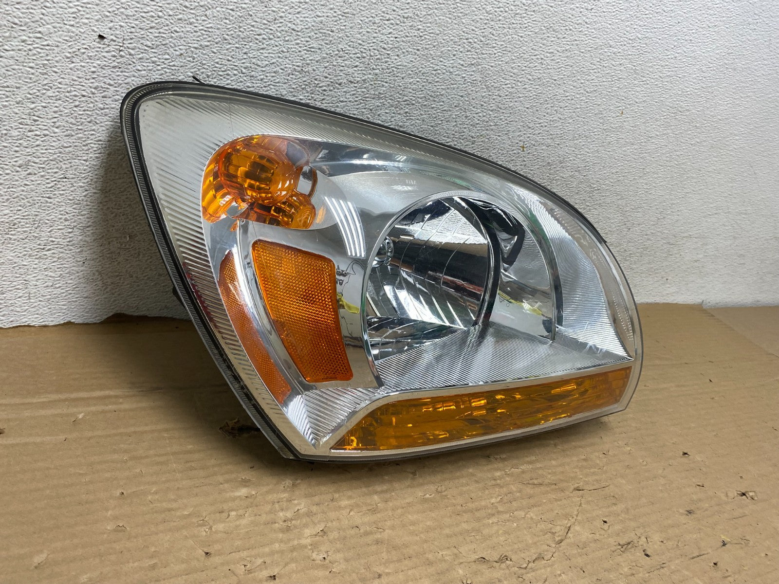 2005 to 2006 Kia Sportage Right Passenger RH Halogen Headlight DEPO AG8270 DW1
