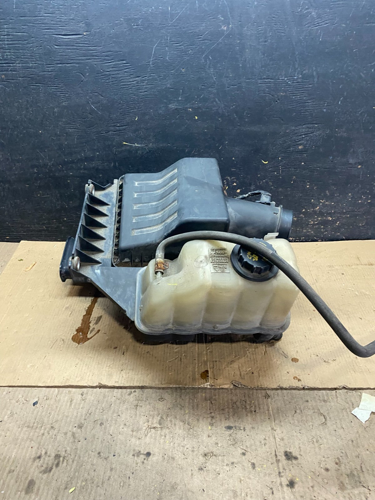 2011-2016 Ford F250 F350 Engine Coolant Reservoir Tank Air Cleaner Box X3140 DG1