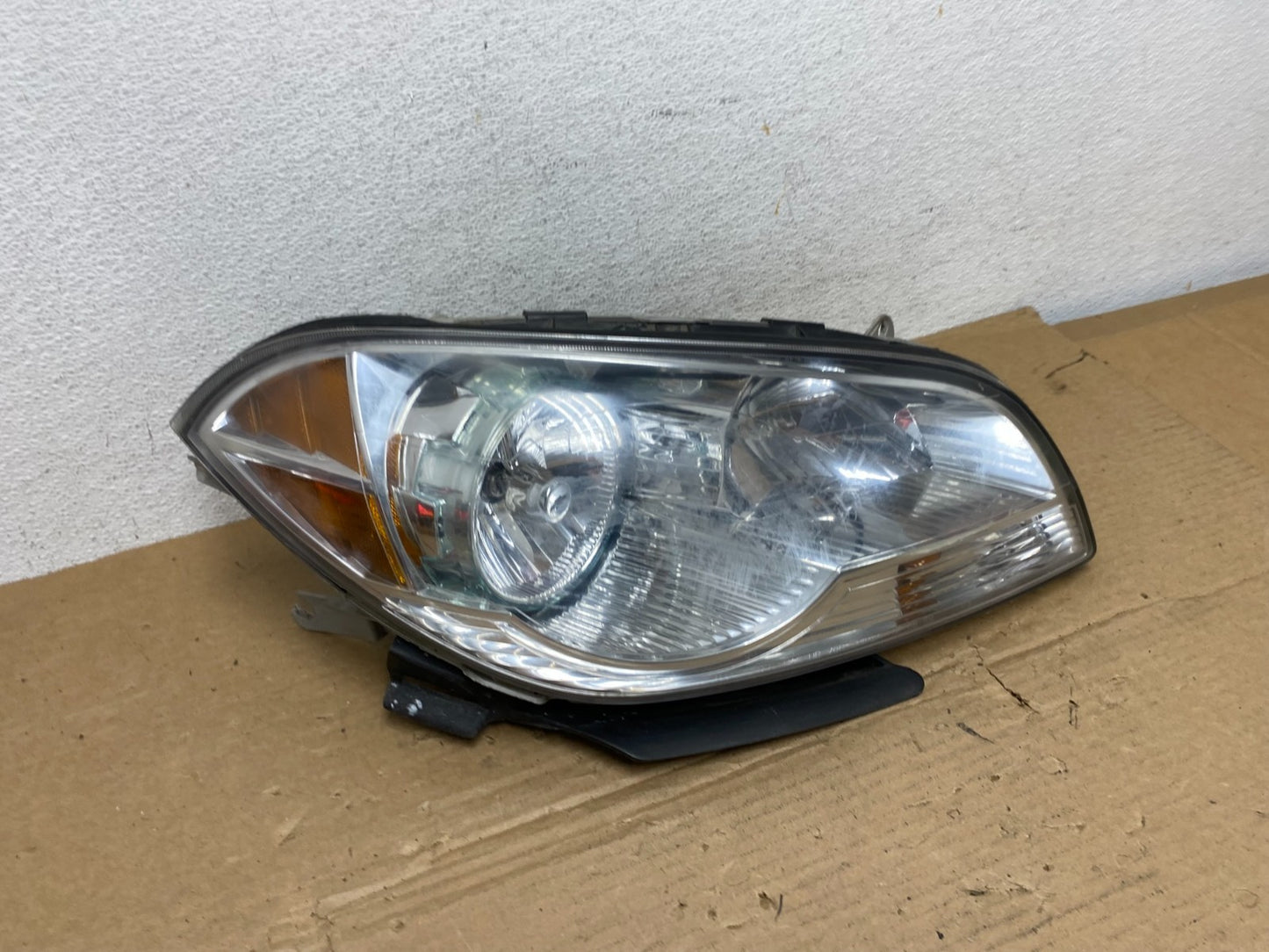 2008 to 2012 Chevrolet Malibu Right Passenger Rh Side Headlight AD3986 DW2