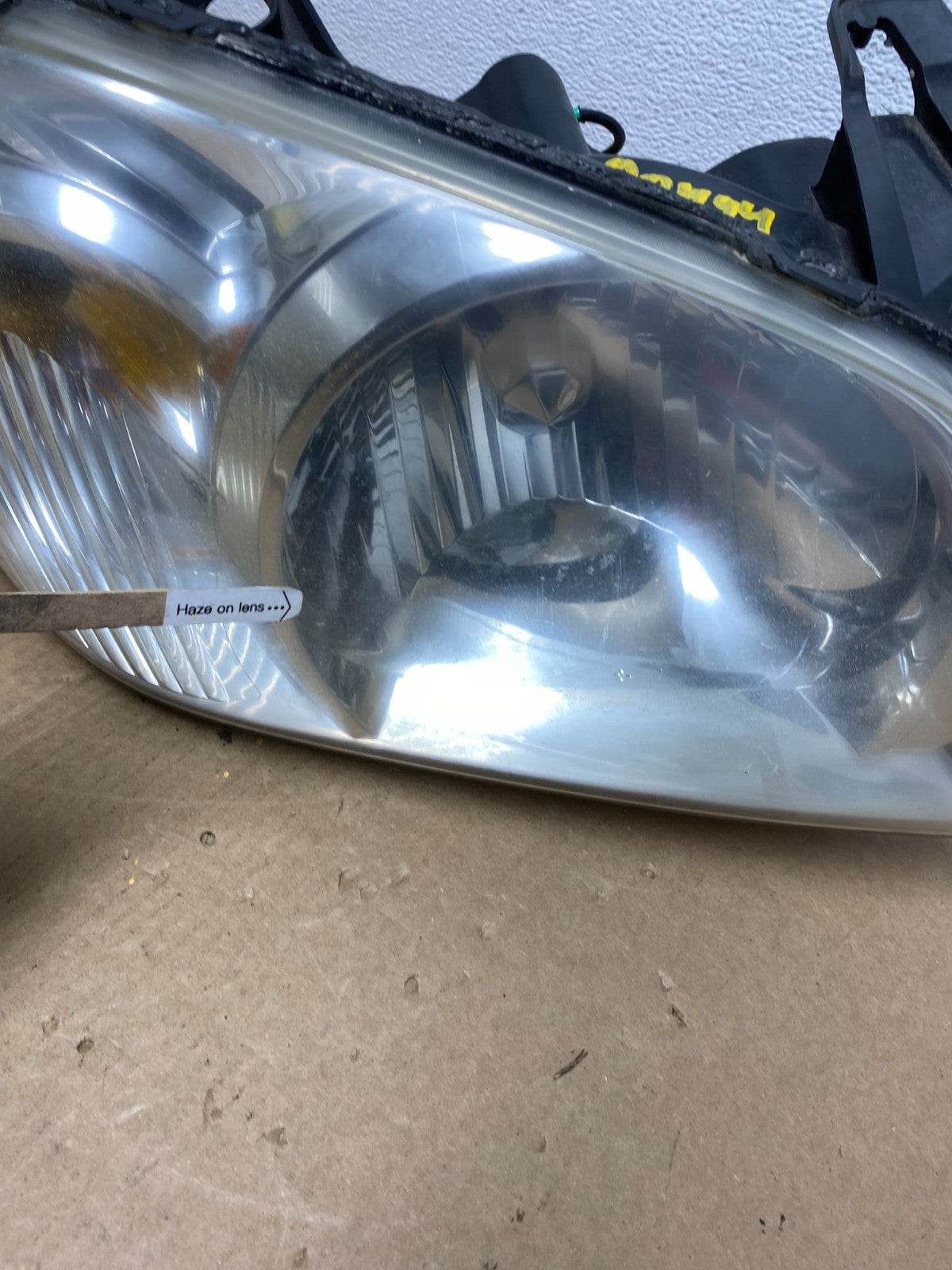 2005 - 2006 Mazda Tribute Right Passenger Rh Headlight Oem AC1087 DW5