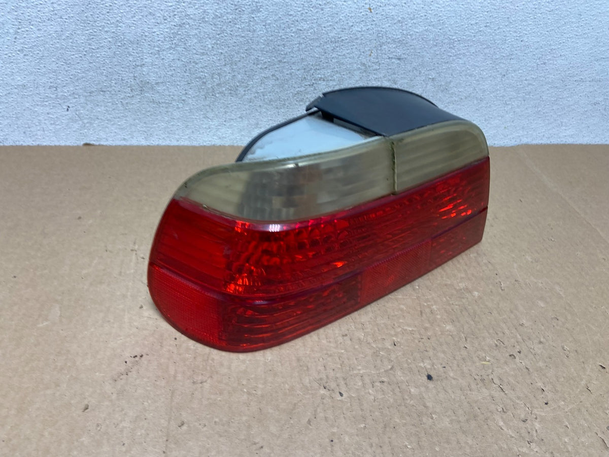 1999 to 2001 BMW E38 7-Series Left Driver LH Side Tail Light AF9683 DW2