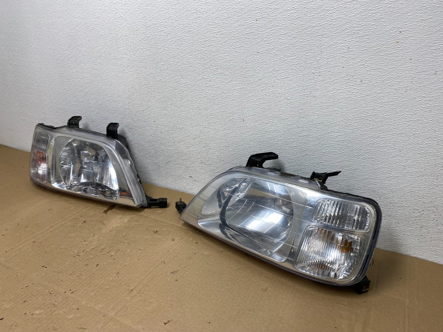 1997 to 2001 Honda CR-V Crv Left+Right Set Chrome Headlights Halogen AC3819 DW1