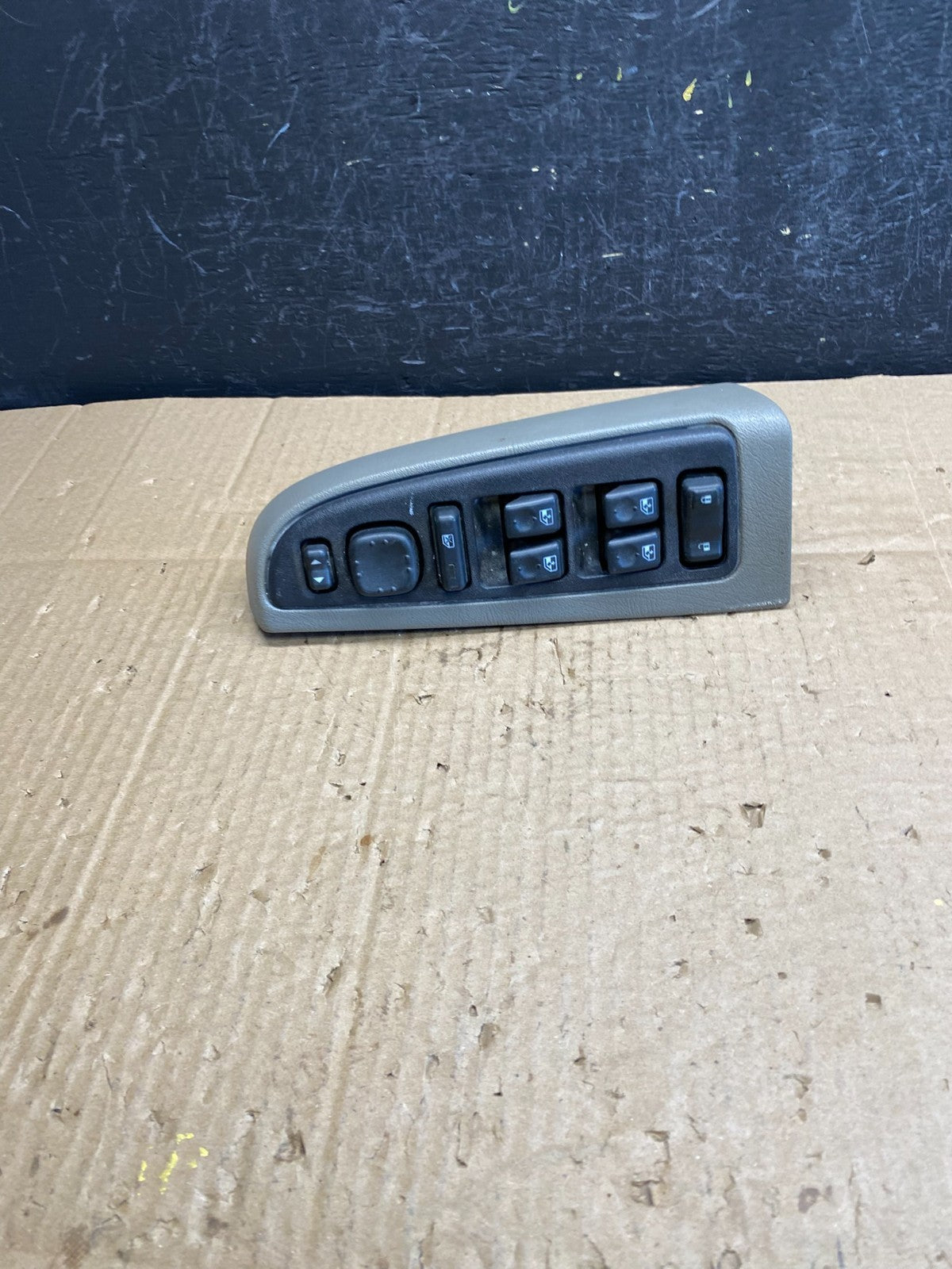 2003-2006 Chevrolet Silverado Driver Side Master Window Switch AC9558 DG1