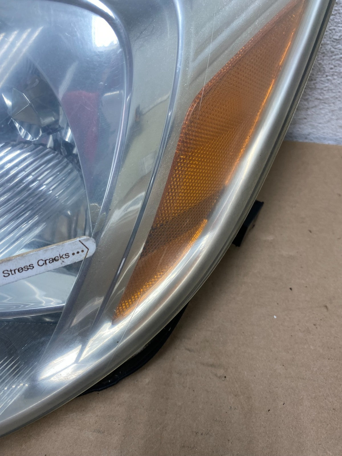 2004-2005 Toyota Sienna Left Driver LH Side Halogen Headlight AH9396 DW4
