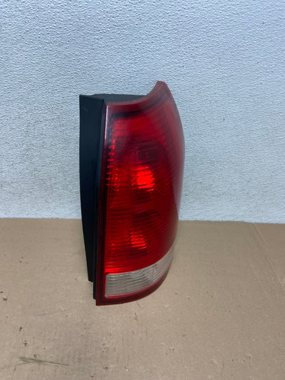 2004 to 2007 Saturn Vue Right Passenger Rh Side Tail Light AG3369 LK2