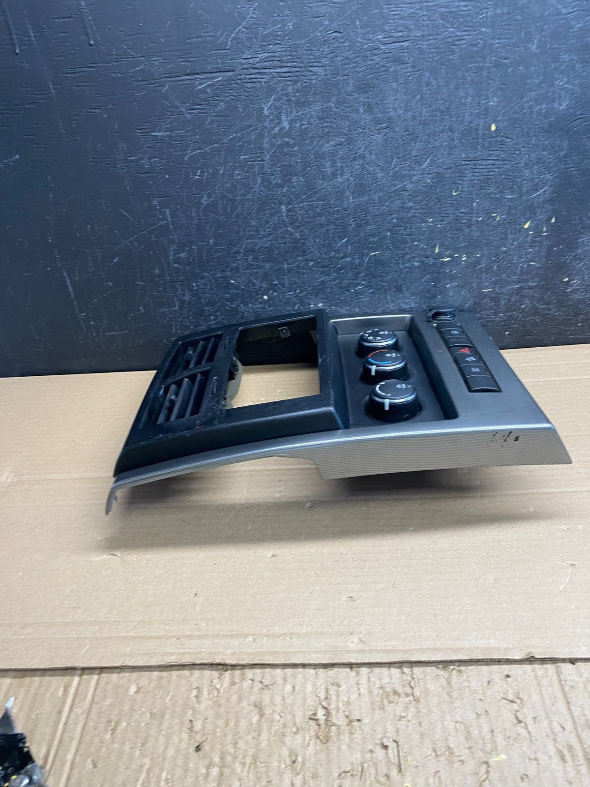 2008 to 2012 Jeep Liberty Dash Climate Temperature Control Radio Bezel AG0035 DG1