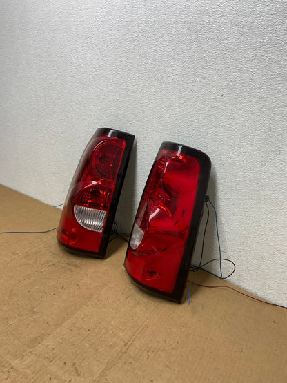 2003-2006 Chevrolet Silverado Left + Right Side Tail lights AD1291 LK1