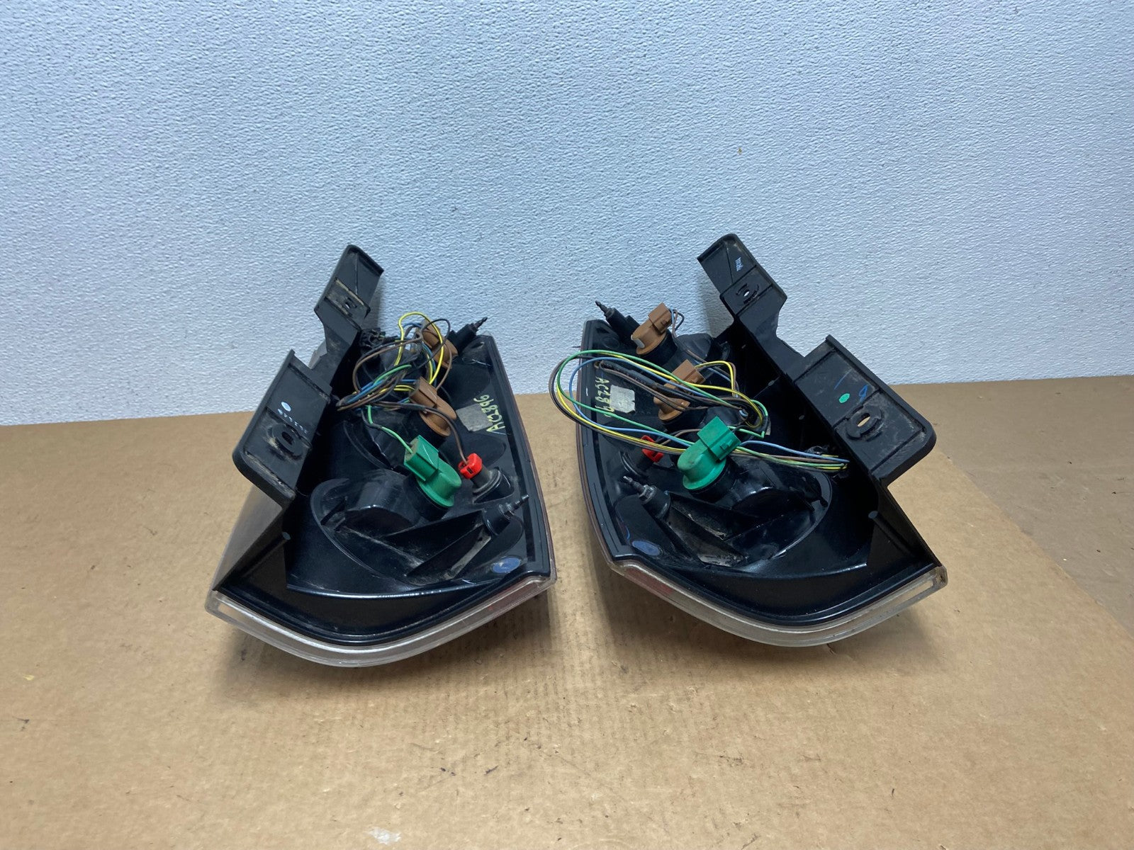 2007-2014 GMC Yukon Denali Left + Right SET Tail Lights Light OEM AC2896 LK7