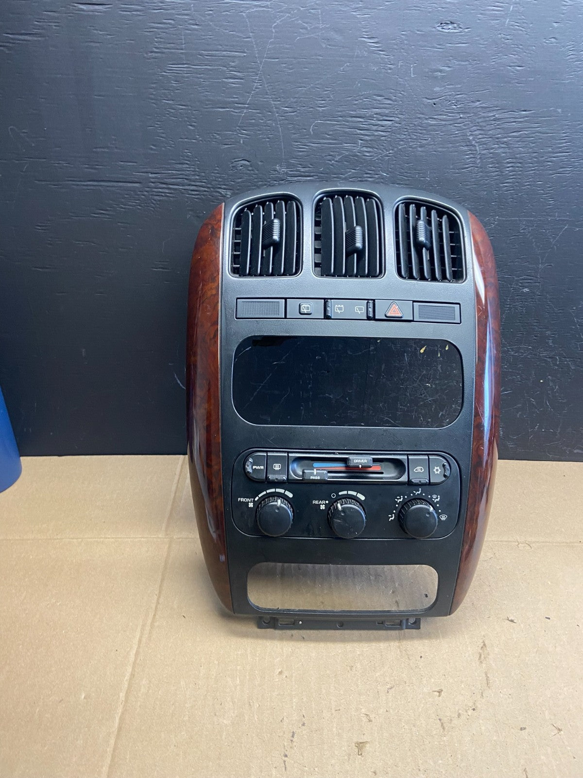 2004-2007 Chrysler Town Country Climate Control Panel Center Dash Trim ab9303 DG0