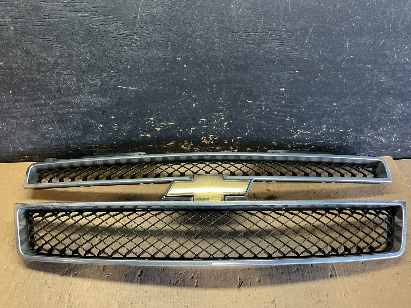 2007 to 2014 Chevrolet Avalanche Front Upper Lower Set Grill Grille Y9707 DG0