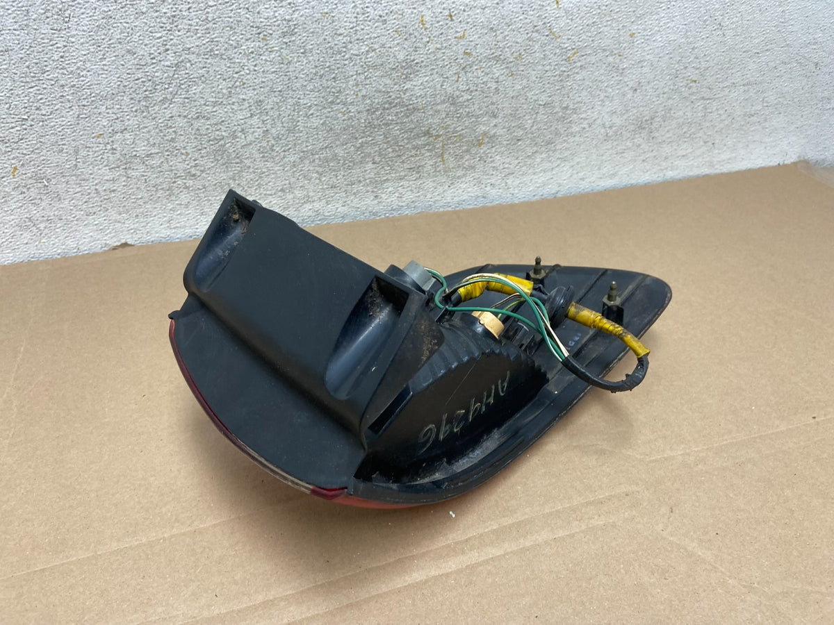 2001 2002 2003 Toyota Sienna Left Driver Lh Side Tail Light AH9296 DW4
