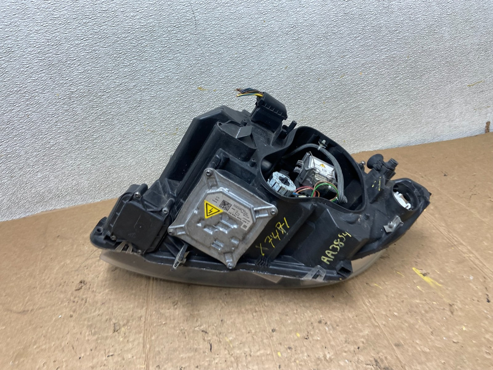 2007-2010 BMW 3-Series Coupe 335i Right Passenger Headlight Xenon HID AA3854 DW9