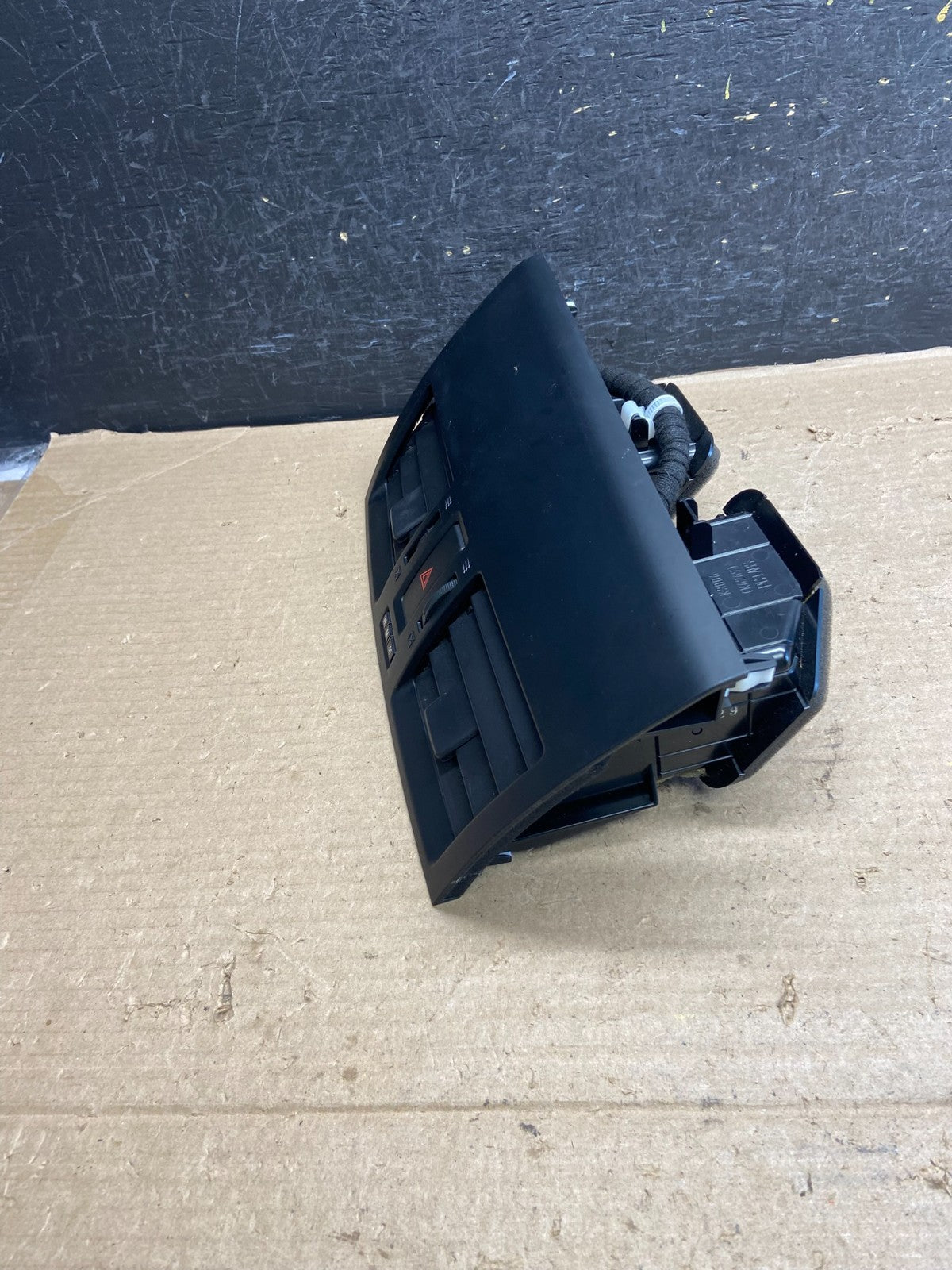 2010 to 2013 Mazda 3 Center Dash Hazards Air Vent Cover Clock Switch AH5449 DG2
