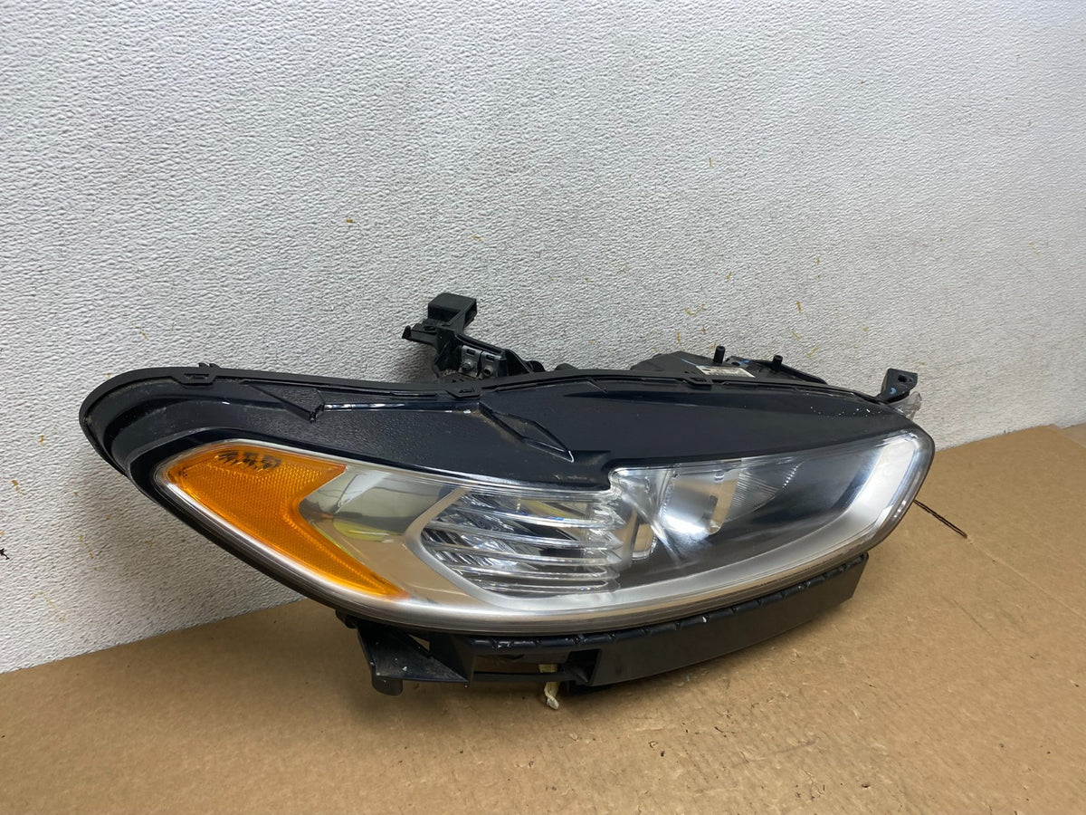 2013 to 2016 Ford Fusion Right Passenger Rh Side Headlight AI3403 DW2