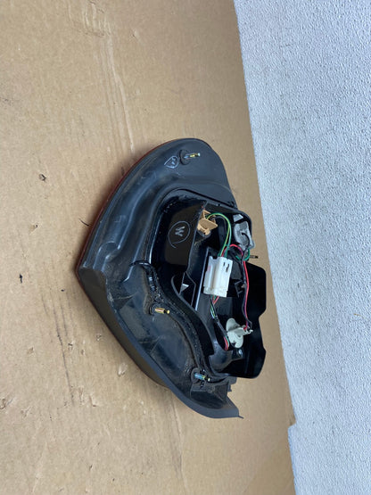 2000 to 2001 Nissan Maxima Left Driver Lh Side Tail Light AD3831 LK4