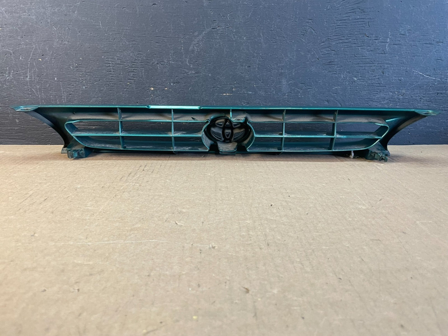 1996 to 1997 Toyota Corolla Grille Grill Front Upper Bumper AD0232 DG3